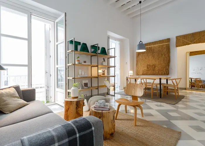 Apartment The Queen's Designer By Cadiz4rentals Cádiz