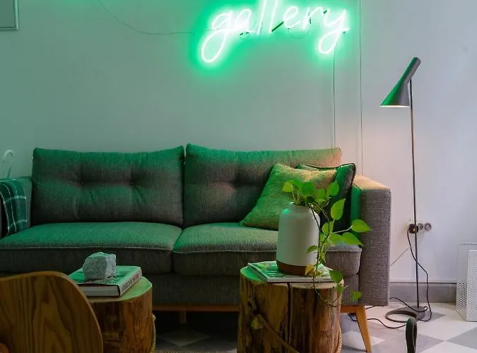 The Queen's Designer By Cadiz4rentals Apartment *