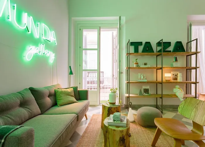 Apartment The Queen's Designer By Cadiz4rentals Cádiz