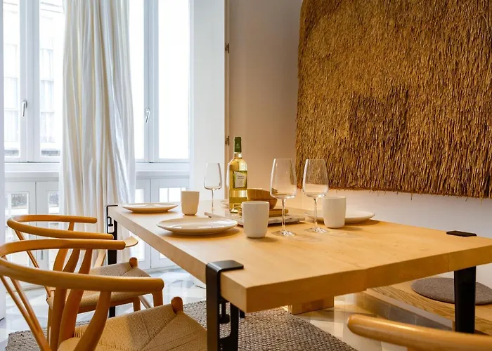 The Queen's Designer By Cadiz4rentals *