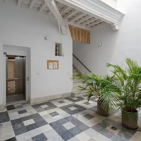 The Queen's Designer By Cadiz4rentals Cadix