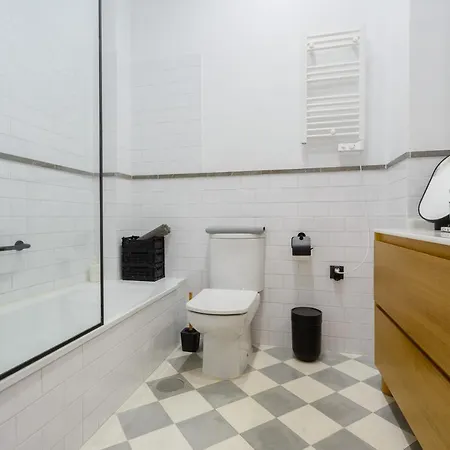 Apartment The Queen's Designer By Cadiz4rentals Cadiz