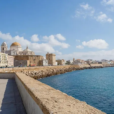 Appartamento The Queen's Designer By Cadiz4rentals *