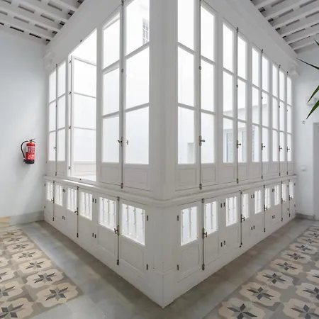 Appartamento The Queen's Designer By Cadiz4rentals