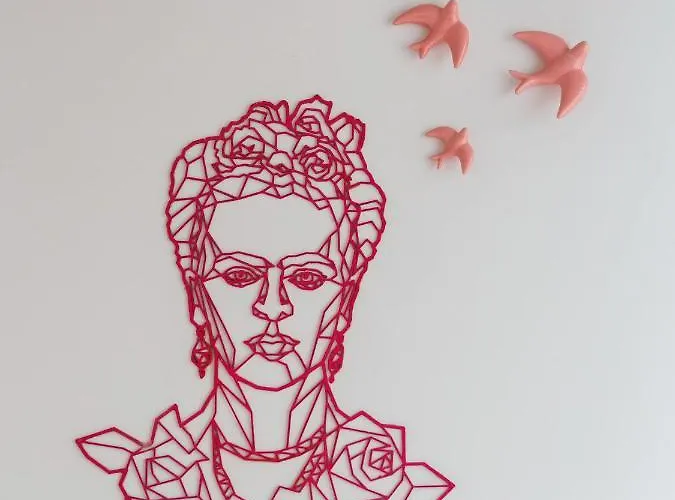 The Queen's Designer By Cadiz4rentals