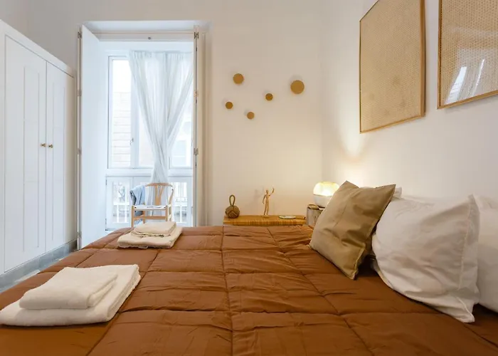 The Queen's Designer By Cadiz4rentals Appartamento *